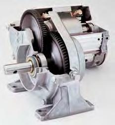 Built-in crop guard over U-joint prevents crop wrapping in or near oil seals. Case-hardened steel helical gears more teeth in mesh at all times for smoother power transmission.