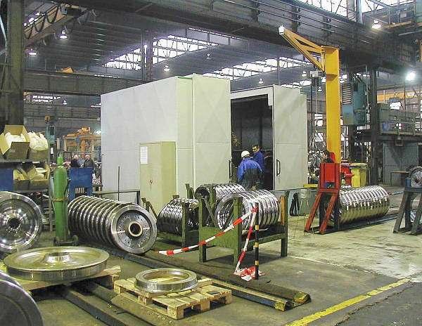 6. Testing of railway wheels and steel tyres in the same machine A DEUTROMAT unit for testing forged wheels and steel tyres was installed at the German company BVV (Figure