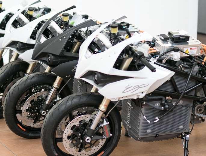 Battery Pack CAPACITY 11.7 kwh LIFE 1200 CYCLES @ 80% (100% DOD) Batteries: Energica motorcycles use a high-energy lithium polymer (Li- NMC) battery.