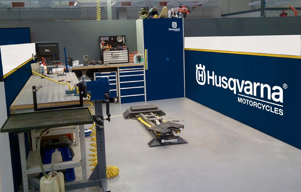 WORKSHOP Husqvarna Shopmanual PAGE 20 Not only the showroom, also the Workshop area should be designed according to Husqvarna s Corporate Identity reflecting high-end quality and