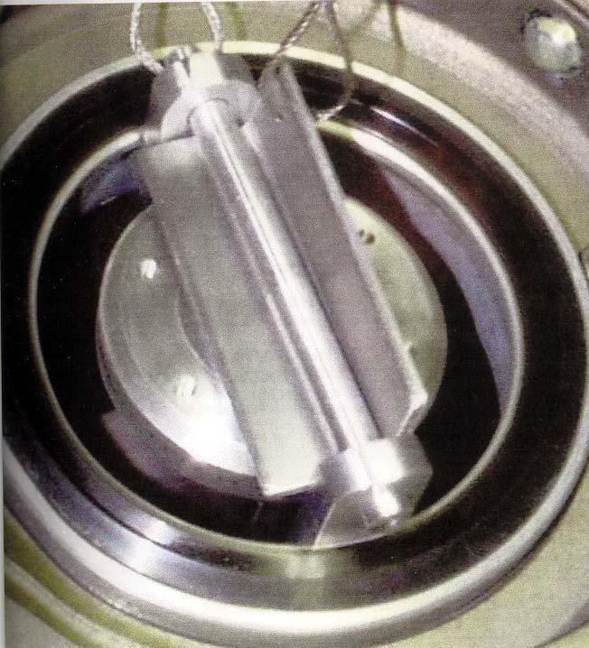 A seat extractor tool is available which can be placed into the space between the poppet stem and seat seal ring, then expands outward to engage the ring making it possible to remove the seat seal