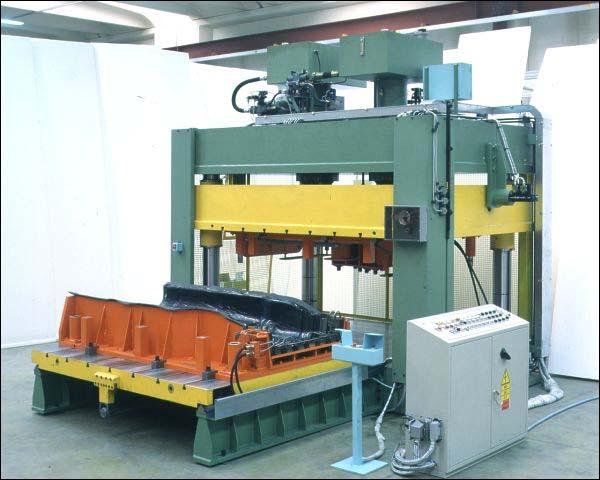 Application: Theroforing Machinery Market: Machinery for Plastics & Rubber Branch: Theroforing Machines CC-Code: A 2113 The sensors are used to control different horizontal and vertical axis.