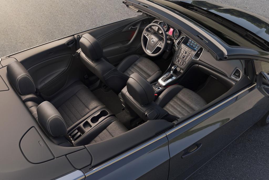 Designed from the outset as a true 2+2 convertible, Cascada offers spacious seating for four.