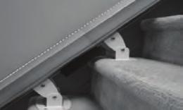 For single rails, tighten the first rail bracket in place so that, when turned over, the back of the bracket touches the 