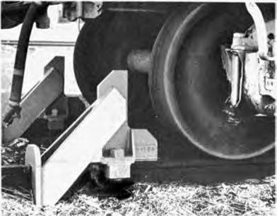 Spacer washers are provided to allow for varying head widths. Fits all rail sizes 60 to 141 lbs. Weight 220 lbs/pr.