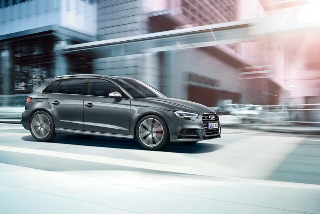 Pure sportiness. Exterior mirrors in aluminium look. Singleframe with S emblem and double chrome struts. On the new Audi S3 Sportback the details alone point to pure sportiness.