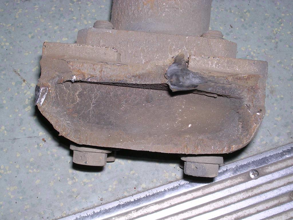 Some examples of the failures observed on the brake arm are shown in Figure 1. Figure 1. Some example of cracks and fractured surfaces on the brake arm.