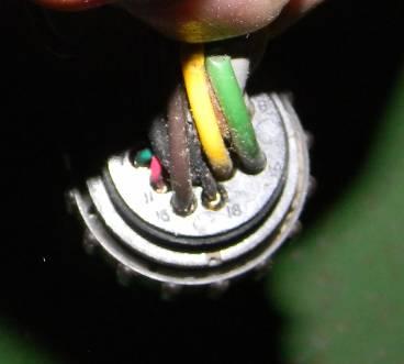 Insert the lse scket thru the back shell and int cavity 15 n the OEM Header plug. (Where the Brwn wire is shwn in the picture).