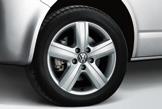 Four alloy wheels Cascavel 7 J x 17. With 235/55 R 17 tyres. Burnished surface in Silver.