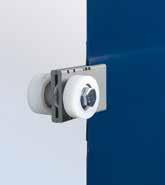 The high speeds at which the doors open and close also save energy costs. Spring steel wind lock in curtain pocket The lateral twin rollers ensure quiet and secure door travel.