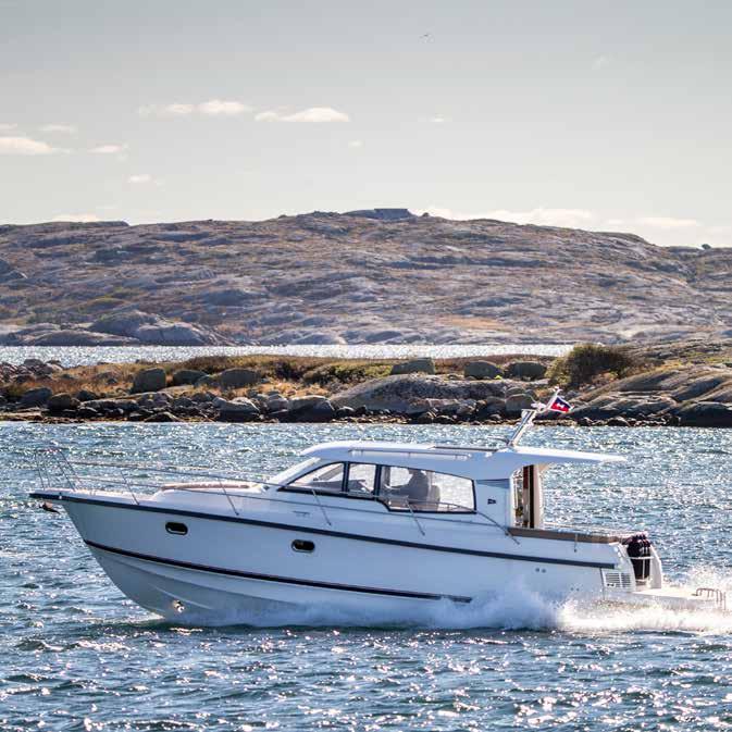 NIMBUS 365 COUPÉ FEATURES Purpose-built weekend boat and long-distance cruiser focusing on functional design. Sidewalk design easy and safe to move around the boat and on the foredeck.
