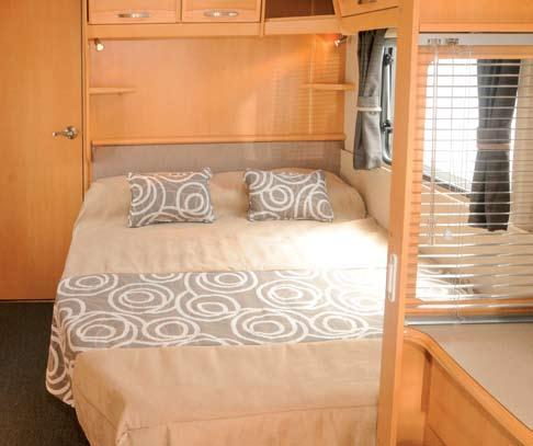 sleep Lift-up bunks in the Avante 524 Fixed bed in the Avante 540 The