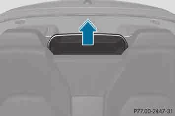 When you start the engine again, the wind deflector and the head restraints in the rear compartment extend again automatically.
