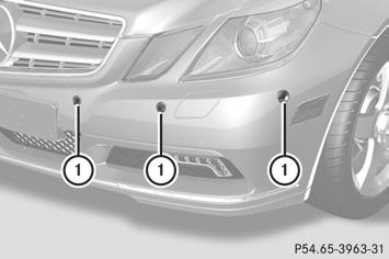 192 Driving systems Range of the sensors Driving and parking General notes! When parking, pay particular attention to objects above or below the sensors, such as flower pots or trailer drawbars.