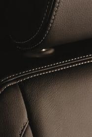 Add an extra touch of luxury with single colour leather with unique diamond quilted centre panels. Map pockets.
