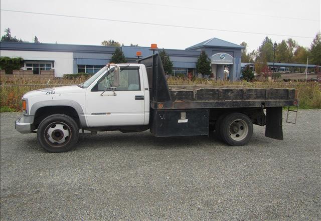 AUCTION STARTS AT 9AM 000 FORD F450 FLATBED, V0, AUTO, ODOMETER READS: 70,76, S/N: 3FDXF46S5YMA6384 994 CHEV 3500 HD FLATBED DUMP, V8, AUTO, ODOMETER READS: 89,09, S/N: GBKC34N8RJ5769 007 FORD F550