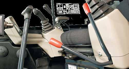 The operator can control the work area as well as the area around the machine without moving from his seat.