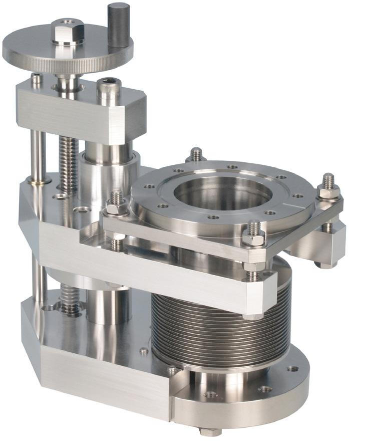LSMT KY AVANTAGS Up to 150mm stroke /- 2 tilt for final alignment Adjustment via 4 threaded support shafts Smooth kinematic motion Bakeable to 250º emountable bellows assembly xample LSMT imensions