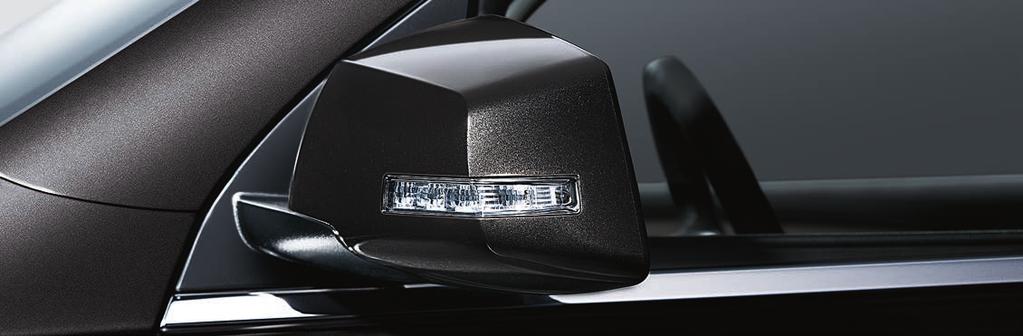 Traverse LTZ features power-folding mirrors with turn signal