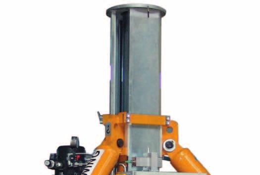 Conventional tripod jack sets usually require one mechanic to attend to the hydraulic pumps operation, another one to control the position of the safety lock-nut.