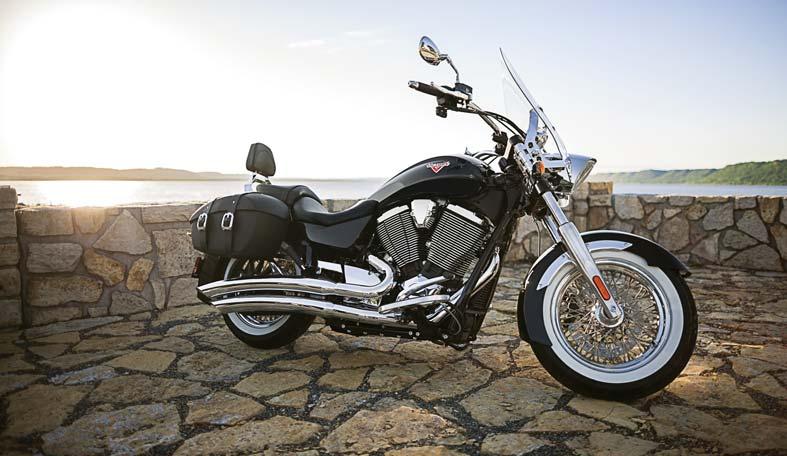 PULLED-BACK, BEACH-STYLE HANDLEBARS FLOORBOARDS, FOR ADDED COMFORT LOW
