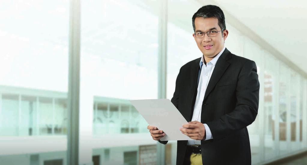 Encik Elias holds a Master of Business Administration from RMIT University, Australia, a Bachelor of Accounting degree from Cardiff University, United Kingdom and a Bachelor of Jurisprudence degree