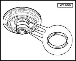ATF pump, disassembling and assembling Page 3 of 3 38-3 Fig. 1 Checking that piston rings are correctly located - Make sure that ends of piston rings are hooked together. Fig. 2 Fitting and hooking ends of piston ring together - Place piston ring in groove.