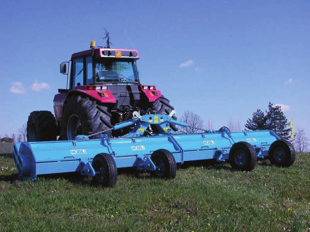 RM-P MULCHER The range of Nobili mulchers RM extends introducing two new folding models: Triturator RM 480 P and RM 610 P, with working width of 4817 and 6077 mm., respectively.