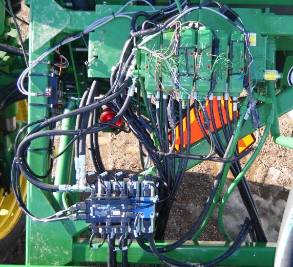 8.2 Valve Block Mounting Ensure that no hydraulic components will interfere with any sprayer parts or be pulled tight at any time.