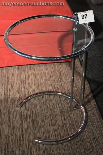 92 1 side table, provided with chrome and glass top