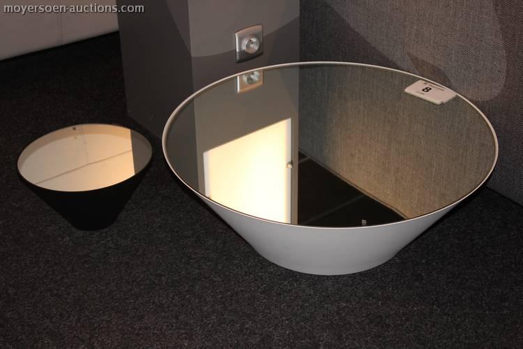 8 1 set of 2 mirror-tables, dimensions: diameter 300 /