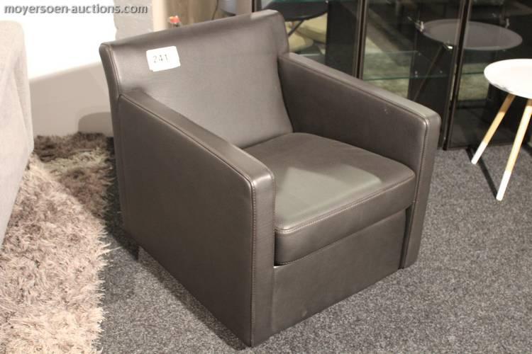 seater provided with relaxation and swivel
