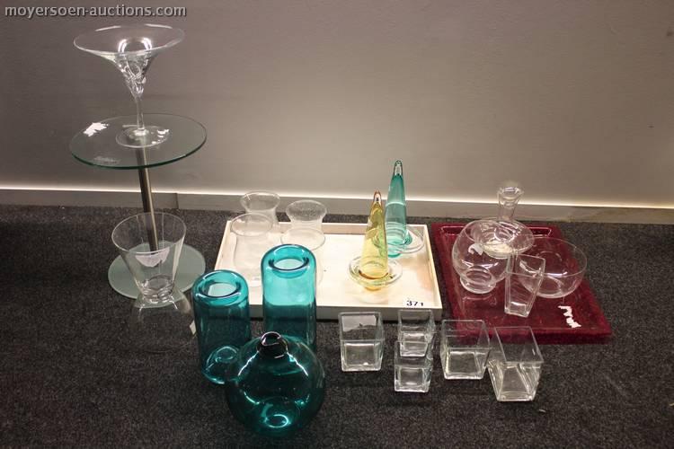 tables with metal frame (slightly damaged), 8 various glass