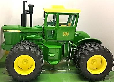 #341 $ Ertl 1/16 John Deere 4320 National FFA Commemorative tractor w/ ROPS