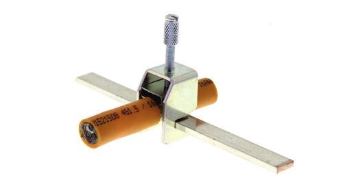This makes the SSAB screw-shield-connection clip very convenient to wire. Depending on the length of the terminal blocks, two or more SH/SAB busbar supports should be used.