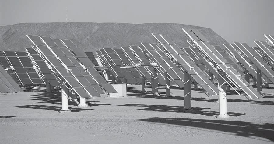 14 Essentials of Distributed Generation Systems FIGURE 2-2 Tilt angle of a solar array. FIGURE 2-3 Flat-plate-collector array.