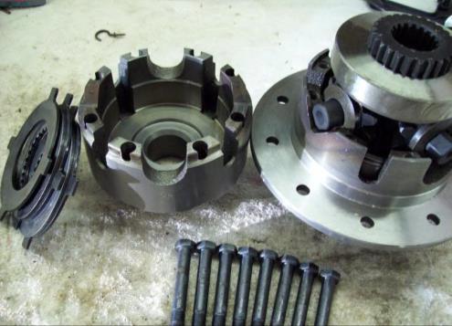 The splines for the clutch plates are slightly longer on the Nitro axle gear. Another improvement! All 10 (5 per side) clutch plates are the THICK versions (one Belleville per side).