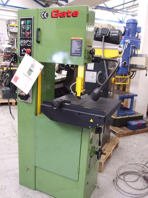 9mm Blade size, 1890x750x1150mm floor space, 410Kg Price: 1,000 + VAT Ex-Demo VBS 1610-E Vertical Bandsaw Year of Manufacture: 2006 Serial Number: THEE24 Equipment: Power Table Feed, Blade