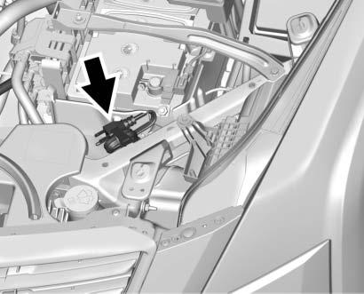 To Use the Engine Heater 1. Turn off the engine. 2. Open the hood and unwrap the electrical cord. The cord is located on the driver side of the compartment, in front of the battery.
