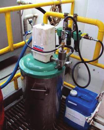 SKF s offering includes electric, hydraulic and air-operated pump units. In addition, SKF offers a grease spraying system to lubricate the gear rack of a jacking system.