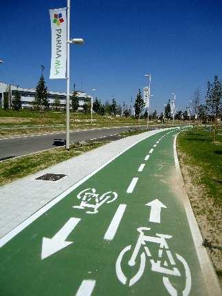 Bike tracks and bike sharing 130 km of bike lanes developped