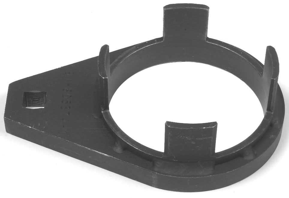 Also used with Bearing Retainer Tool (91 805382T) to remove propeller shaft retainer nut.
