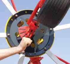 Rotor tracking Jockey wheel for optimum ground tracking and sward protection The additional jockey wheel on the headstock is ideal for guiding the tines over the ground.