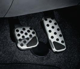 [ 88 ] BRIGHT PEDAL KIT Stainless steel pedal covers add plenty of bold brightwork to your footwell.