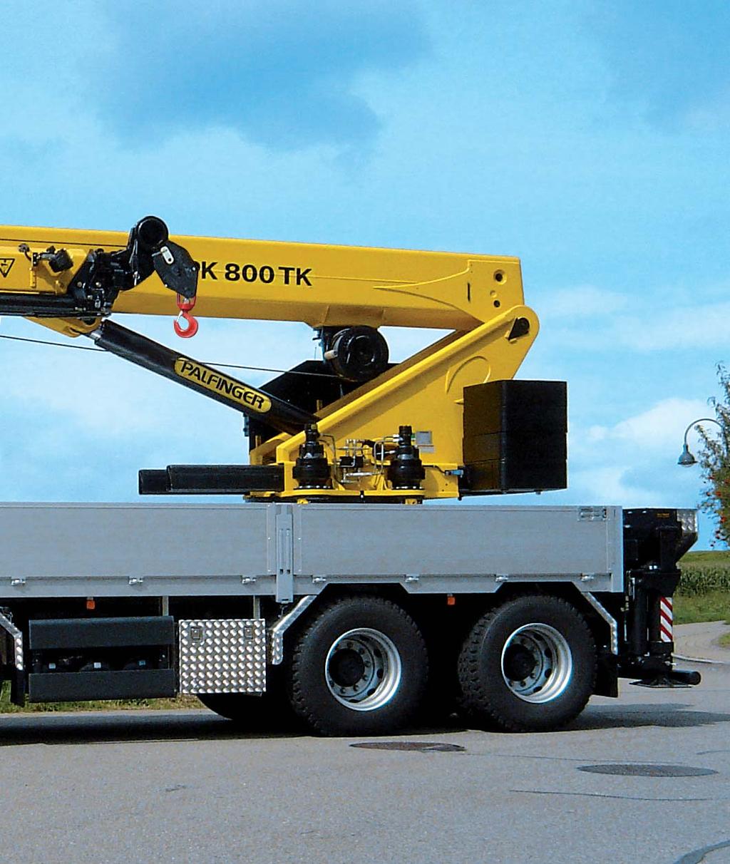 OVER 45 METERS WORKING HEIGHT FULLY HYDRAULIC! Mounting The 3 crane models are ideally designed for mounting on different 3 or 4 axle trucks.