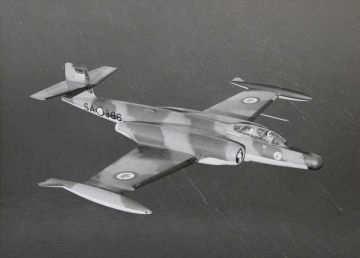 The Avro CF-100 Interceptor Page 4 of 7 SPECIFICATIONS CF-100 Mk. 5 General characteristics Crew: 2, pilot and navigator Length: 16.5 m (54 ft 2 in) Wingspan: 17.4 m (57 ft 2 in) Height: 4.