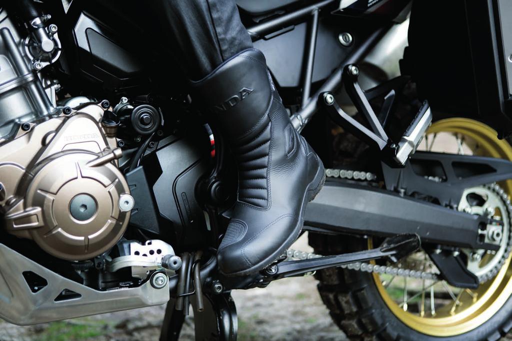 Incorporating a host of Alpinestars renowned protective features, our