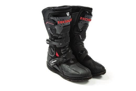 Innovative lateral ankle protection system Superb comfort and