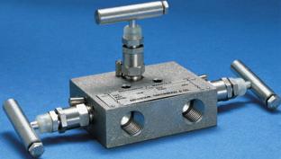Differential Pressure Manifolds M1 and M110 3-Valve Manifolds Product Overview For Applications Requiring Remote Mounting From Instrument The M1 is a three-valve manifold designed to mount to the