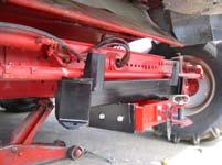 3) Fitting of new black chaff spreader frame and chaff spreader units with hydraulic motors a)